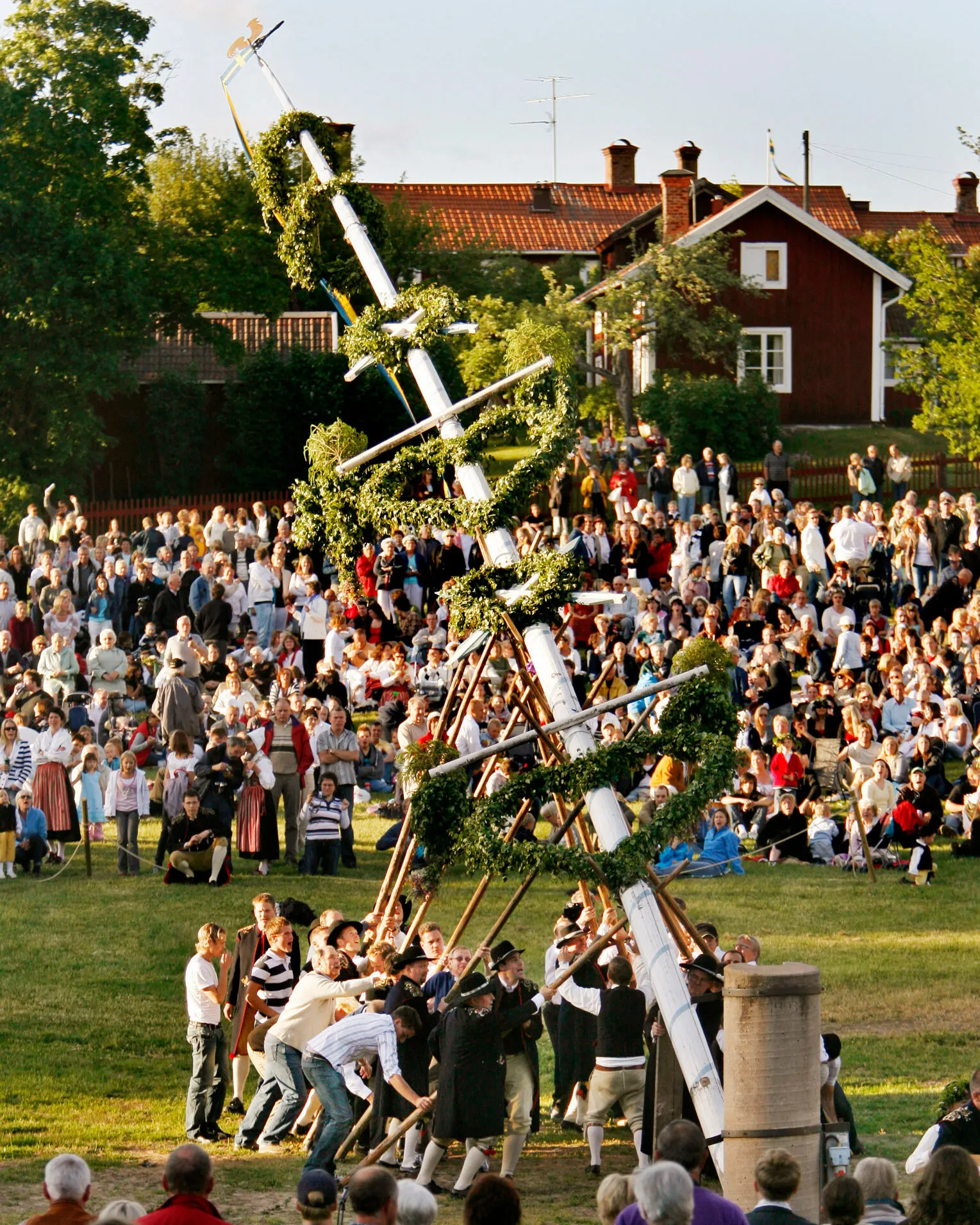 The Epicenter of Midsummer image 1