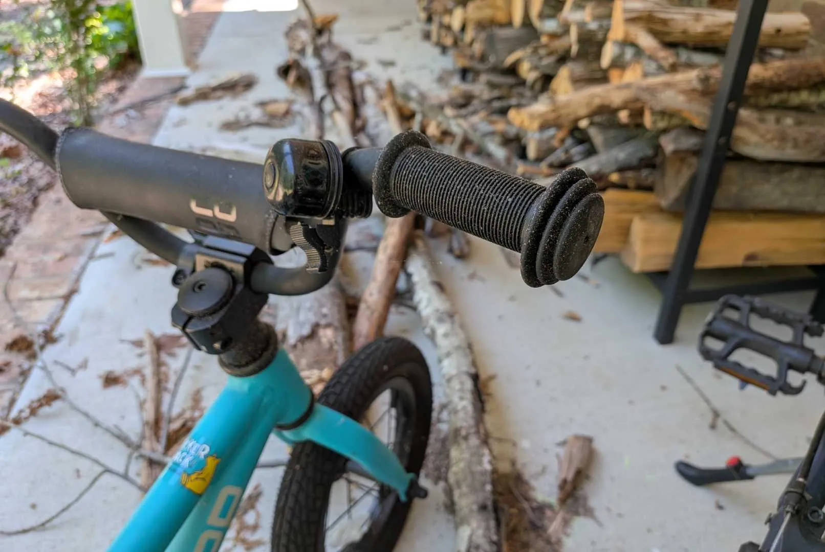 Pixel rival camera app achieves remarkably similar performance metrics. image 2